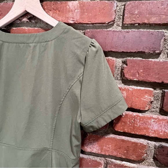 Jaanuu Olive‎ Green Women's Top size small hospital scrub top - Picture 3 of 13